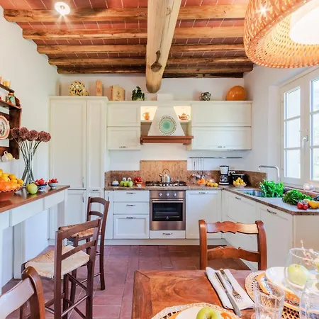 Casa vacanze In Lucca With Scenic Views