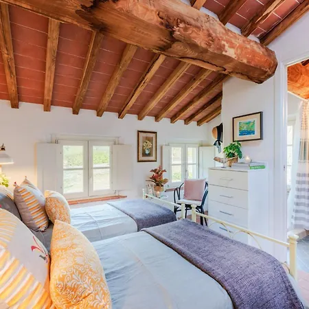 Casa vacanze In Lucca With Scenic Views